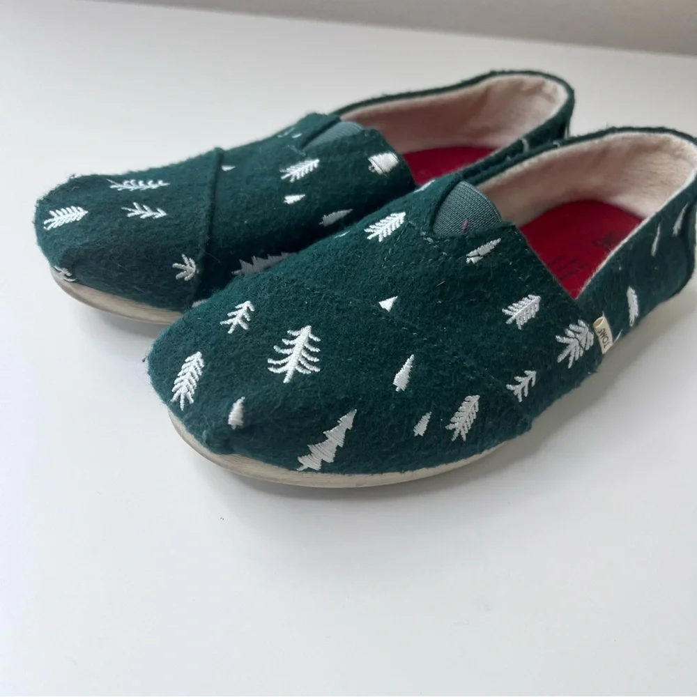 TOMS Forest Trees Embroidered Espadrilles 🌲